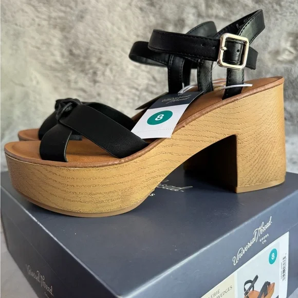 Universal Thread Ladies Heels/Wedges - Picture 3 of 11